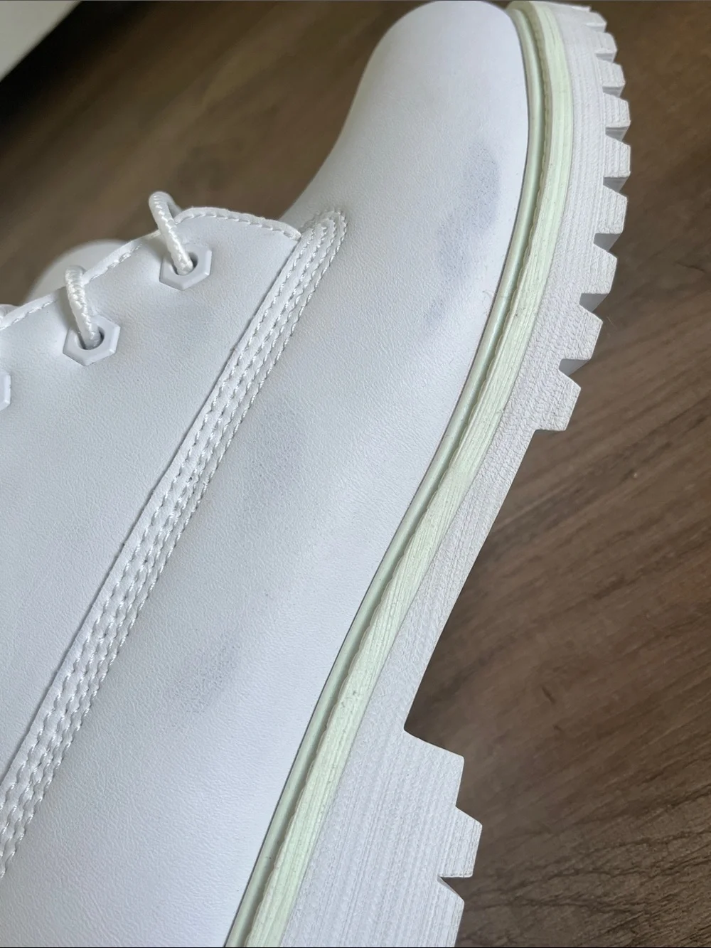 Lugz White Faux Fur Winter Lace-Up Boots with Rugged Sole Y2K NWT Holiday